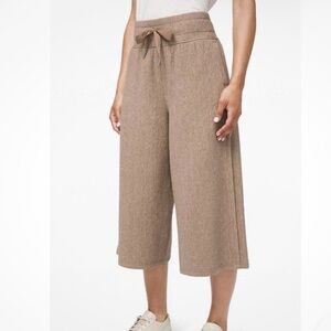 Lululemon “Retreat Yourself” Cropped Leggings Wide Leg Heathered Tan Size 6